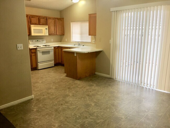 Building Photo - 1308 Millcreek Duplex