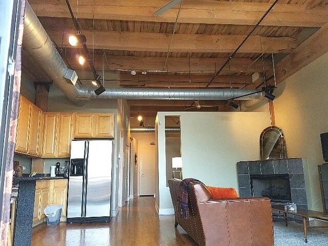 Building Photo - 2735 W Armitage Ave