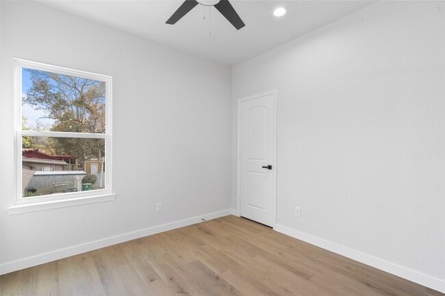 Building Photo - 7220 S Hall St