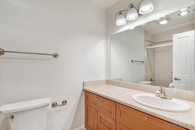 Building Photo - 8521 Villa La Jolla Dr