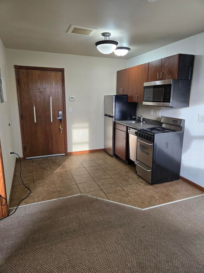 Interior Photo - Blue Hawk Villard Commons