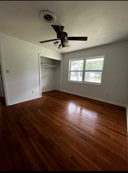 Building Photo - 3421 SW 26th Pl