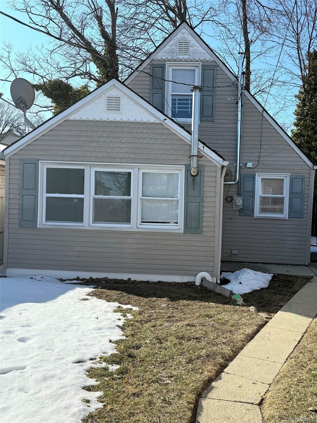 Building Photo - 137-22 242nd St