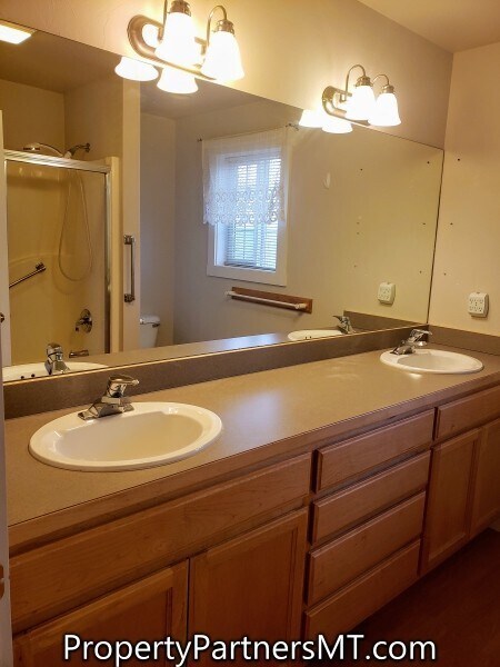 Building Photo - 3 Bedroom 2 Bath House - Near Emily Dickinson School