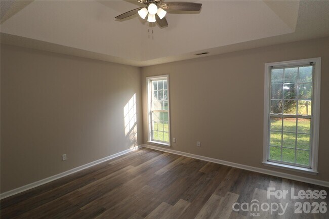 Building Photo - 711 Harvest Way