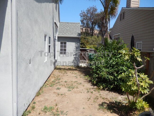 Building Photo - ****Beautiful 2 bed/2 bath Townhouse in Carlsbad - Great Location - Available 06/21****