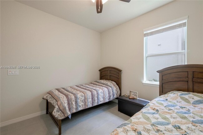 Building Photo - 12300 SW Myrtle Oak Dr