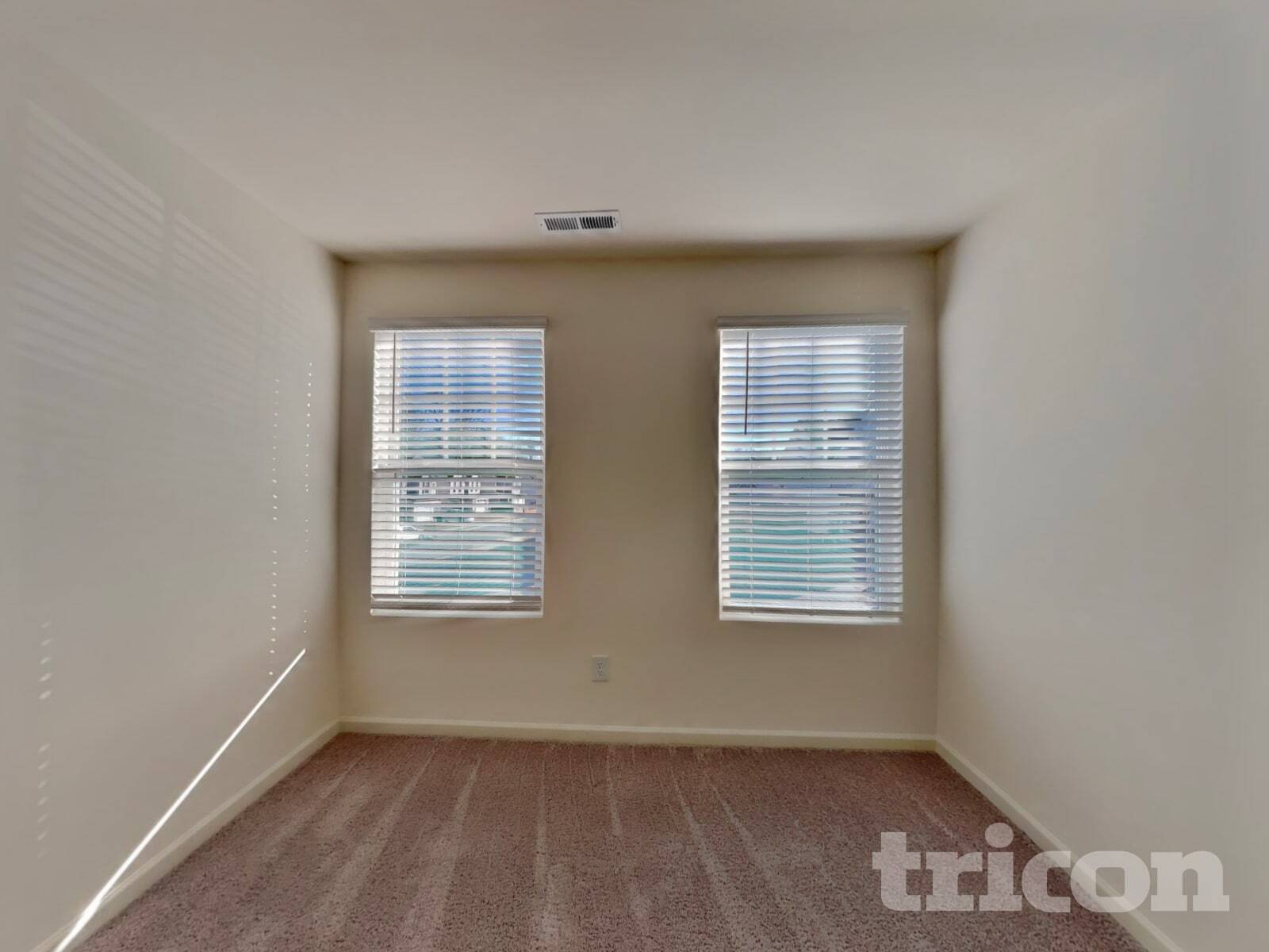 Building Photo - 130 Lynnridge Dr