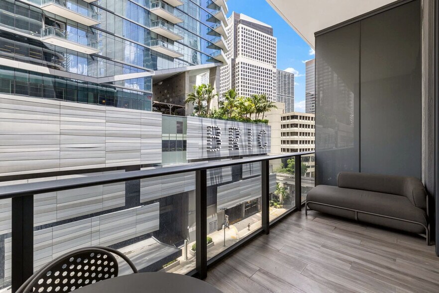 Building Photo - 801 S Miami Ave