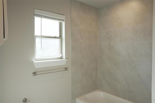 Building Photo - 5216 Bing Cir