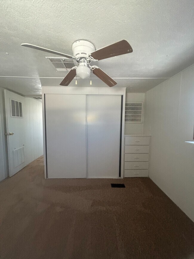 Building Photo - 3601 E Wyoming Ave