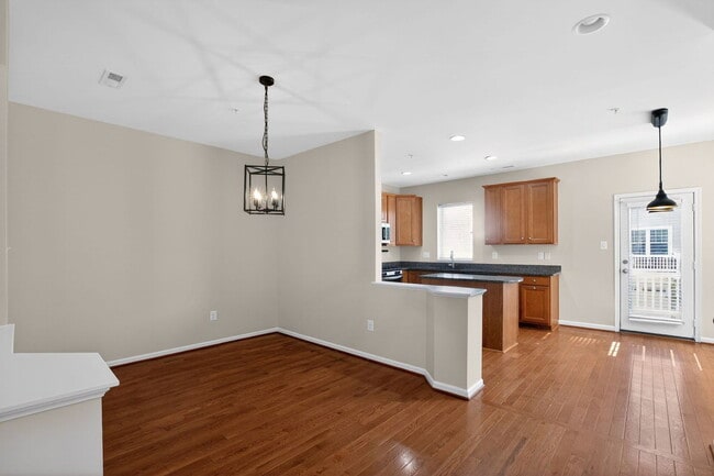 Building Photo - 9822 Ushers Pl