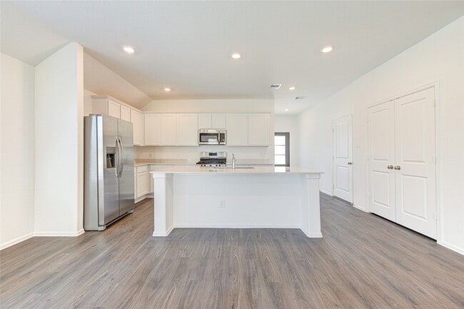 Building Photo - 5023 Lavaridge Dr