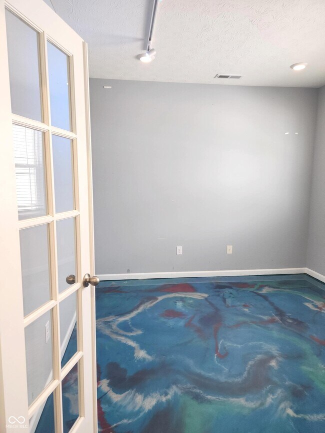 Building Photo - 5817 Flat Hill Dr