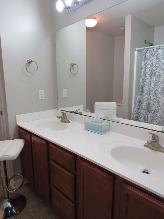 Building Photo - Welcome to Greenford Place!