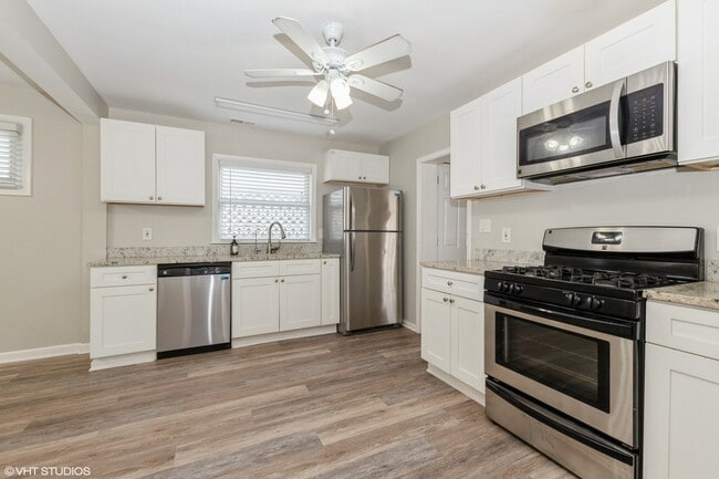 Building Photo - 21429 S 80th Ave