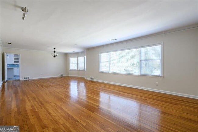 Building Photo - 1205 Spring Valley Ln NE