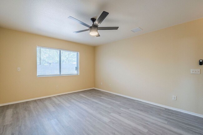 Building Photo - Spacious 3-Bed Tucson Rental with Garage &...