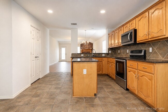 Building Photo - 701 Orchid Blvd