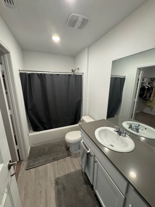 Building Photo - Ready For Move In- New One Story 3/2 - Mod...