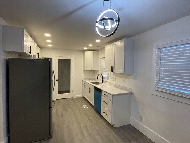 Building Photo - 608 Crawford Rd