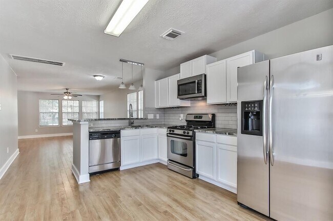 Building Photo - 6219 Spruce Bough Ct