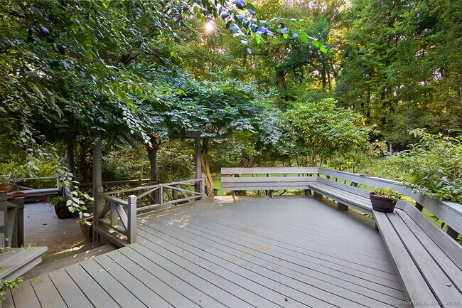 Building Photo - 2180 Cross Hwy