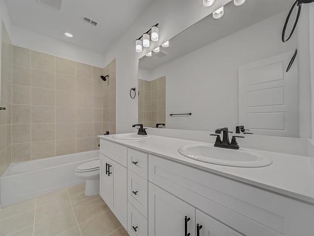 Building Photo - 1828 Holland Dr