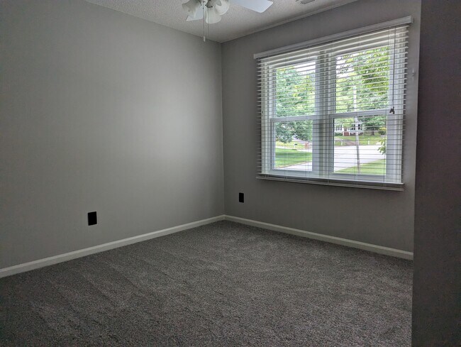 Building Photo - 300 Arlington Ridge