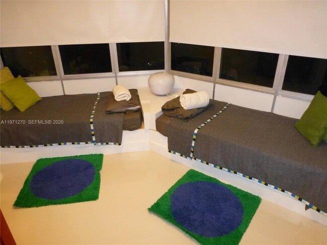 Building Photo - 1881 Washington Ave