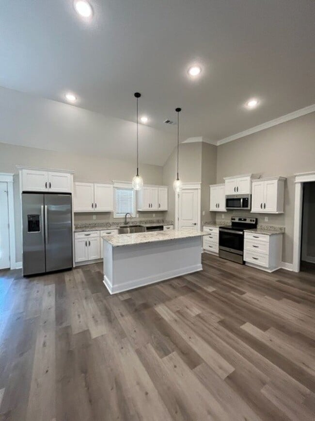 Building Photo - NEW 3 Bed / 2 Bath in Edgemont Subdivision