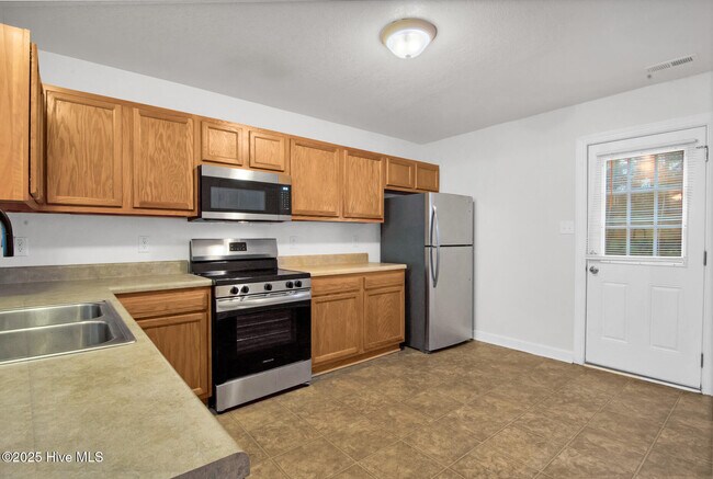 Building Photo - 1008 Springwood Dr