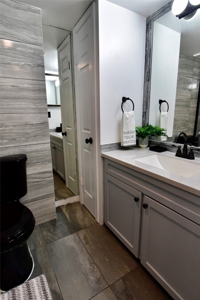 Building Photo - 3525 Sage Rd