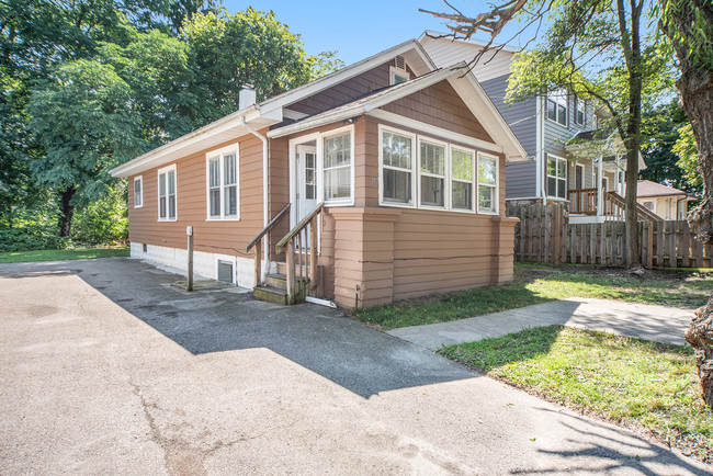 Driveway - 1119 Lafayette Ave