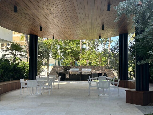 Building Photo - 6365 Collins Ave