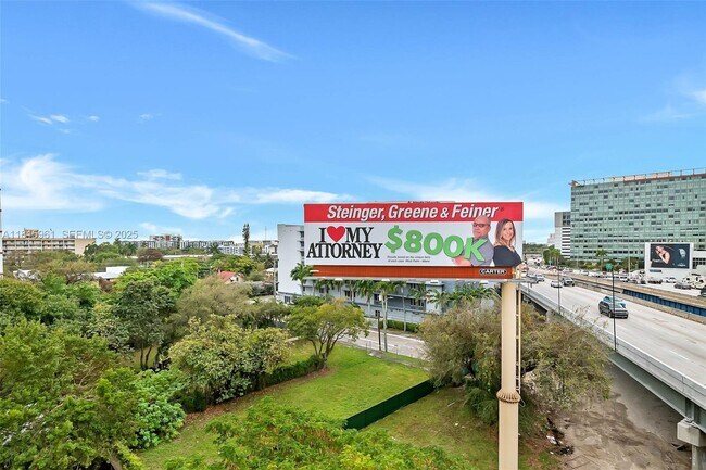 Building Photo - 1350 NW 8th Ct