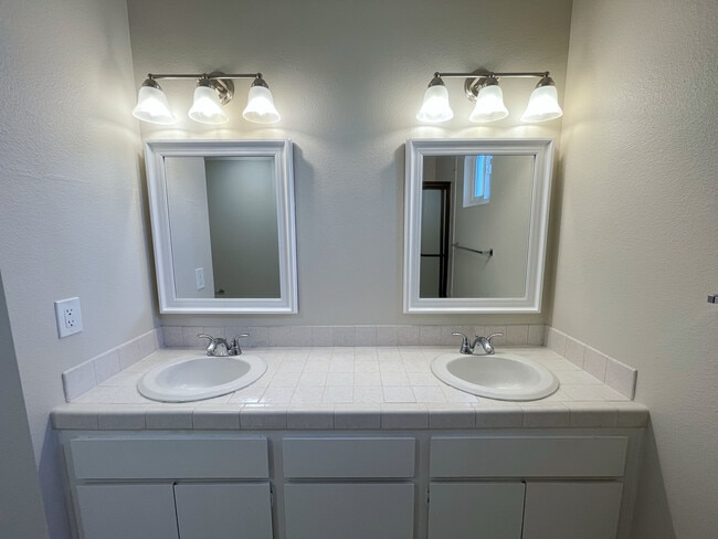 Building Photo - 2074 Caraway St