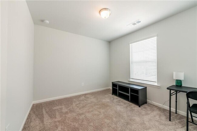 Building Photo - 4700 Blake Lp