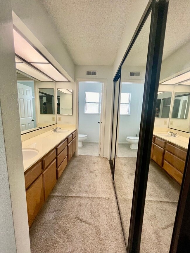 Building Photo - HUGE 2BD/2BA CLAIREMONT CONDO W/ 2 CAR GARAGE - ONLY $3,295/MONTH