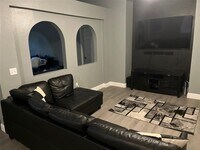 Building Photo - 868 Vanderbilt Dr