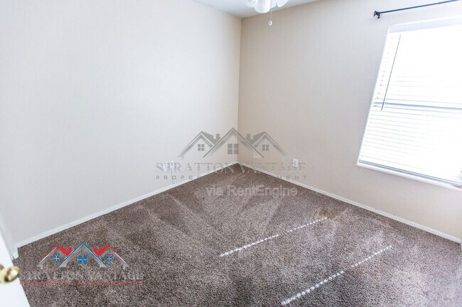 Building Photo - 12913 W Palm Ln