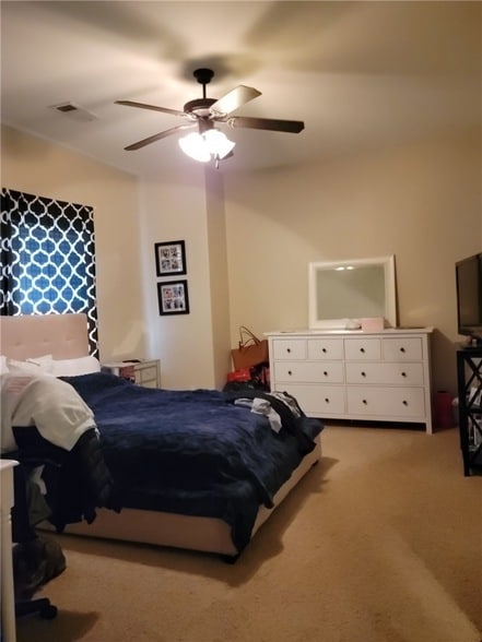 Building Photo - 3164 N Barnsbury Terrace