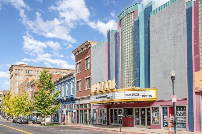 Building Photo - 313 E 11th St