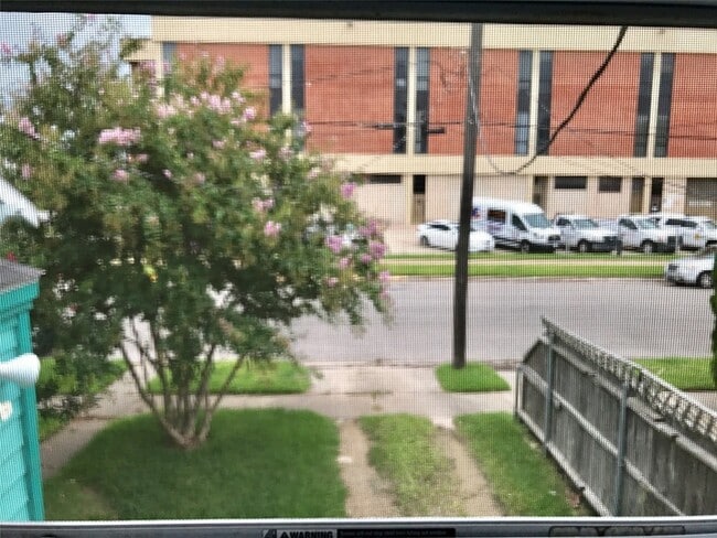 Building Photo - 4025 Avenue R
