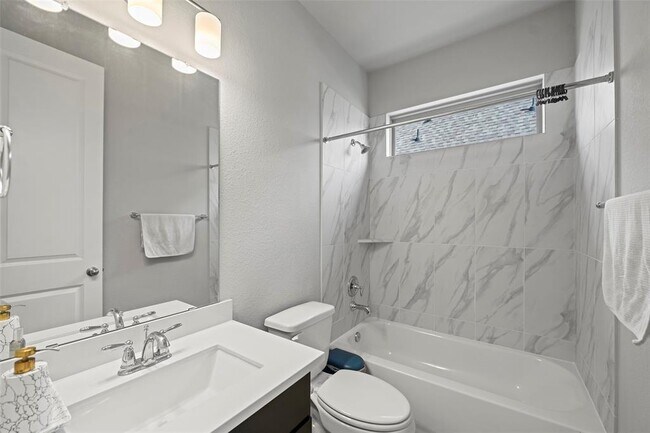 Building Photo - 11307 Cosmopolitan Dr