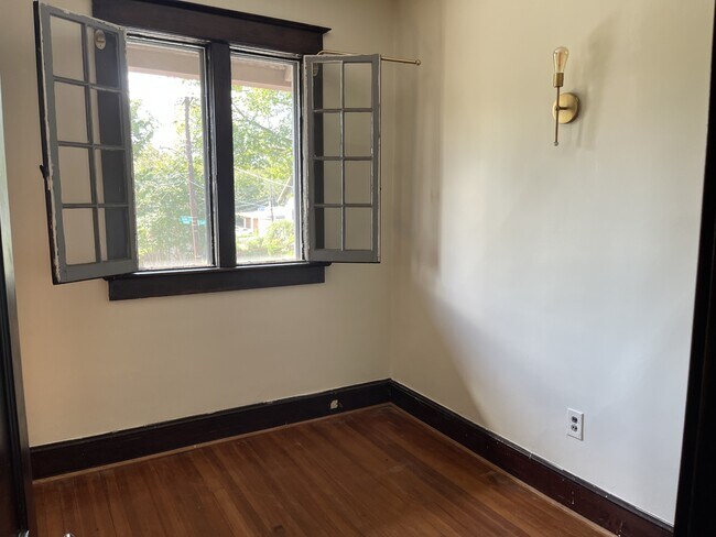 Building Photo - 1509 Gallatin St NW
