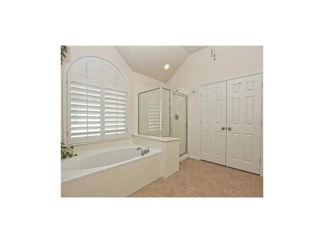 Building Photo - 2660 Salorn Way