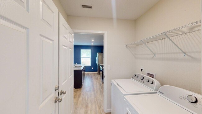 Building Photo - 3BR/ 2BA House - Jacksonville - Available NOW!