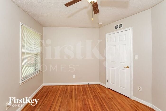 Building Photo - 308 Orange Cir