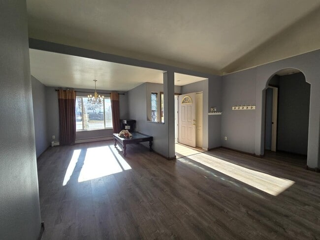 Building Photo - 3156 Arrowhead Dr